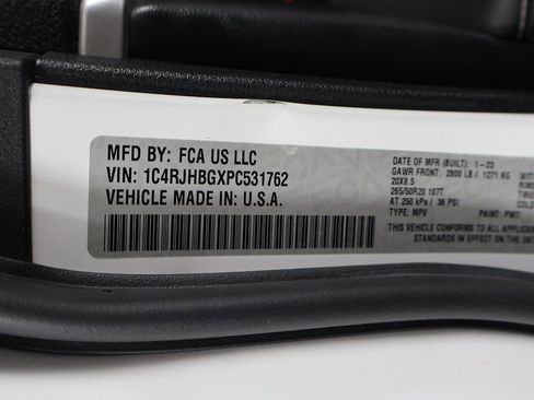 Used 2023 Jeep Grand Cherokee Limited w/ Luxury Tech Group II AWD/4WD image 49