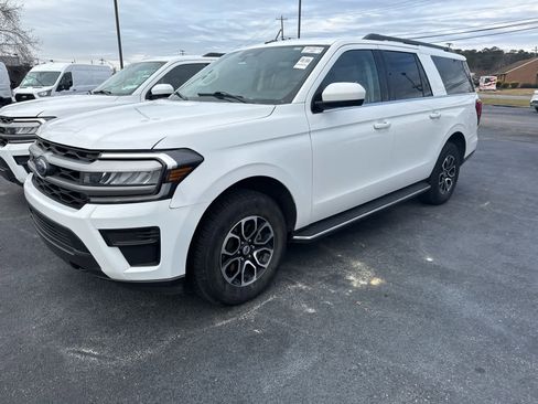 Used 2023 Ford Expedition Max XLT image 10