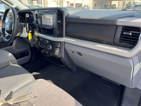 Used 2025 Ford F250 XLT image 6