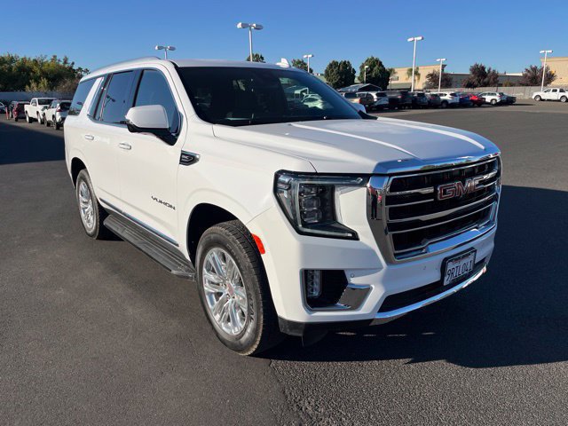 Used 2024 GMC Yukon SLT w/ SLT Luxury Package AWD/4WD image 1