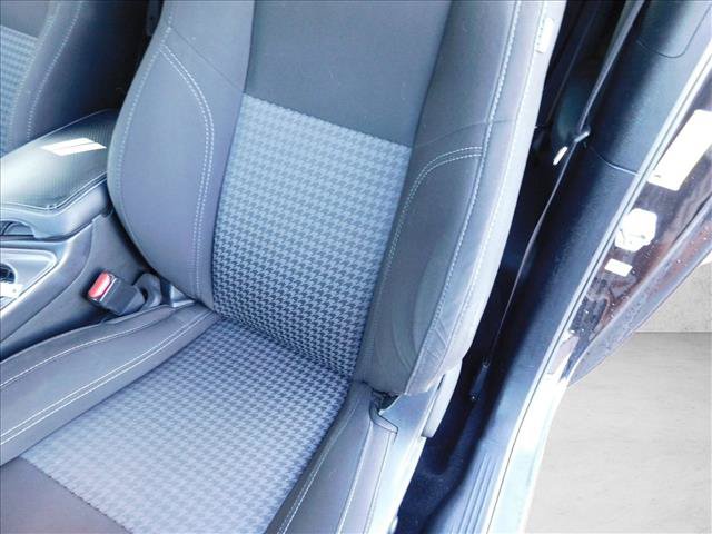 Used 2023 Dodge Challenger SXT RWD image 9