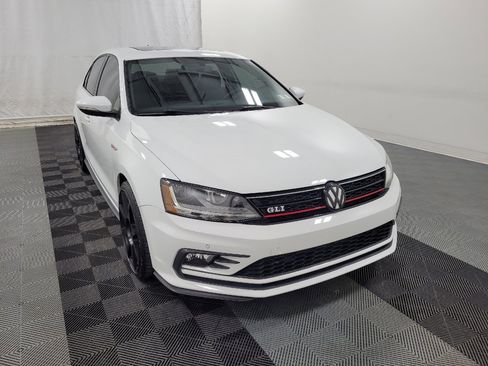 Used 2017 Volkswagen Jetta GLI image 14