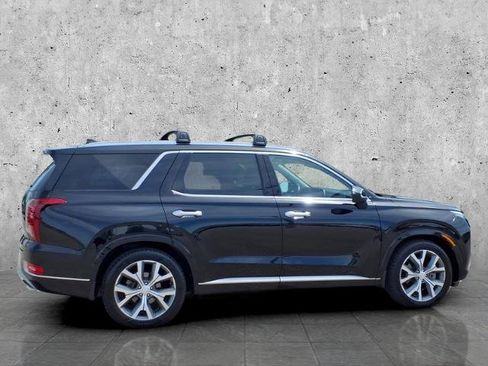 Used 2022 Hyundai Palisade Limited w/ Winter Package AWD/4WD image 3