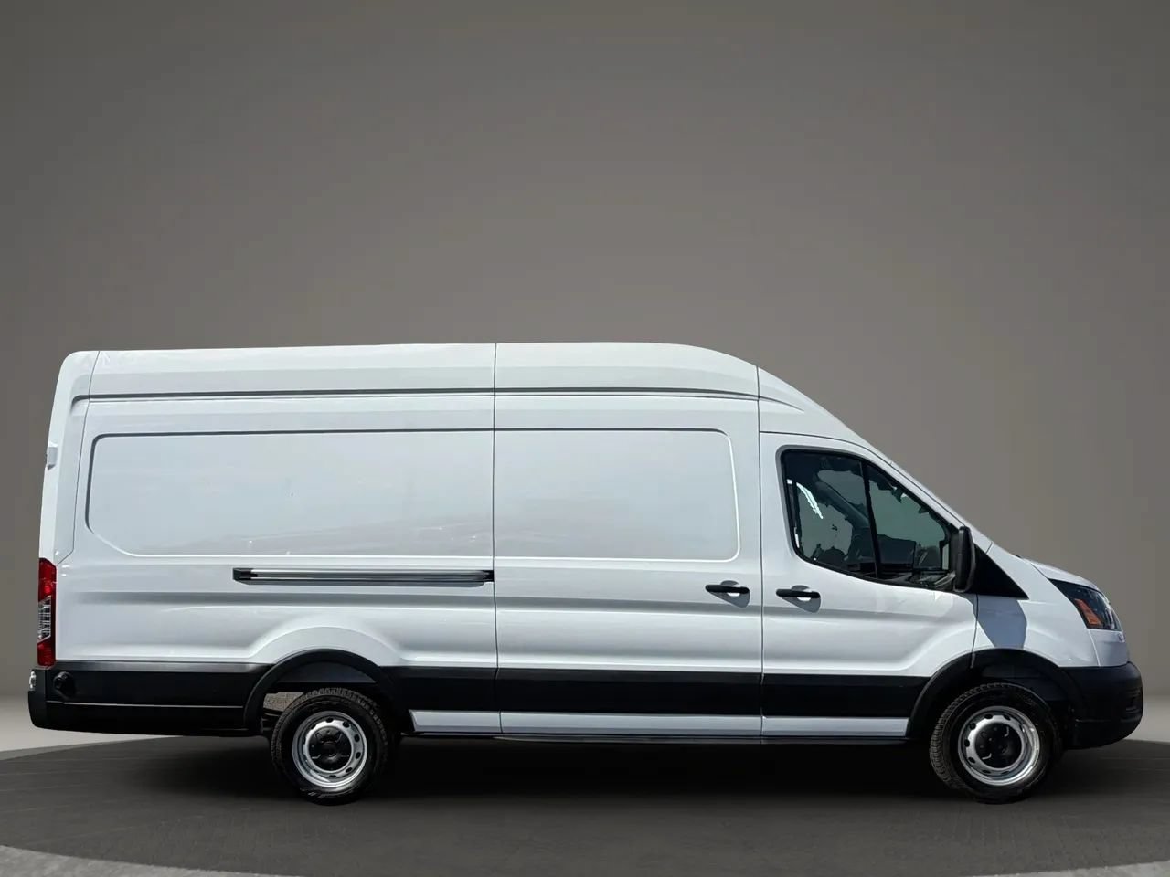 Used 2026 Ford Transit 250 148 High Roof Extended RWD image 7