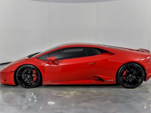 Used 2021 Lamborghini Huracan EVO RWD image 8