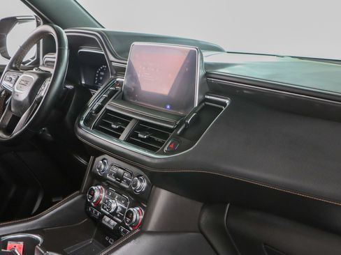 Used 2024 GMC Yukon XL AT4 w/ Technology Package AWD/4WD image 30