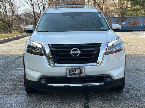 Certified 2022 Nissan Pathfinder Platinum w/ Cargo Package image 3