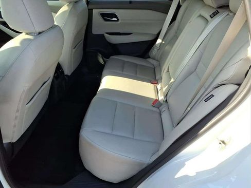 Used 2021 Nissan Rogue SV w/ Premium Package FWD image 15