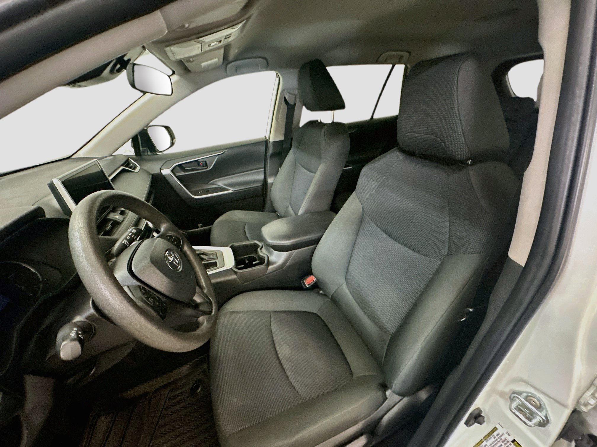 Used 2025 Toyota RAV4 LE AWD/4WD image 13