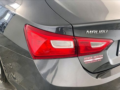 Used 2018 Chevrolet Malibu LS image 28
