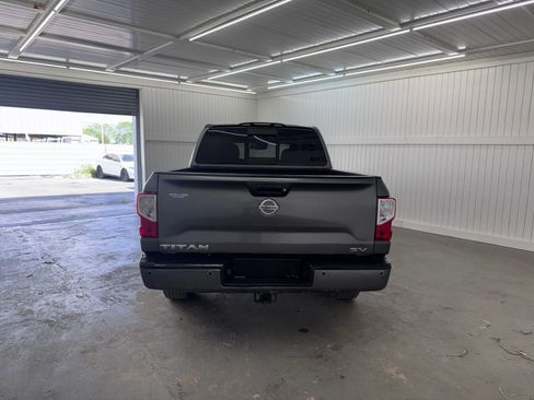 Used 2021 Nissan Titan SV w/ SV Convenience Package image 6