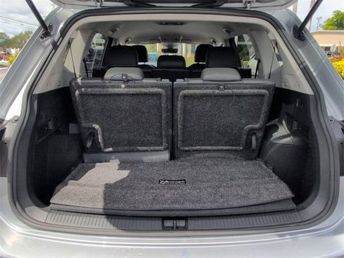 Certified 2023 Volkswagen Tiguan SE image 10