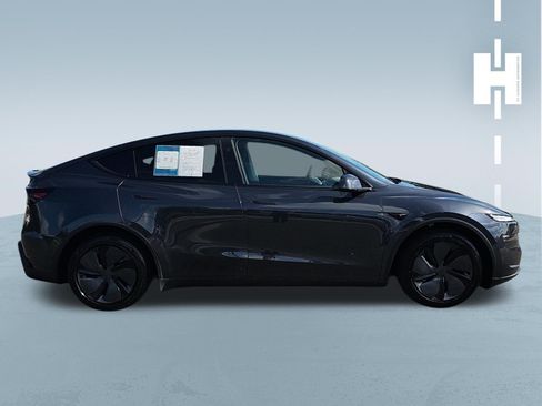 Used 2026 Tesla Model Y 2WD image 3