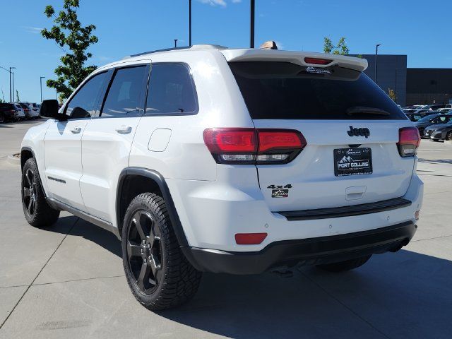 Used 2018 Jeep Grand Cherokee Laredo AWD/4WD image 3