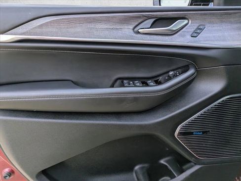 Used 2022 Jeep Grand Cherokee L Overland image 11