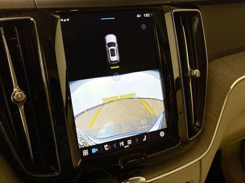 Used 2023 Volvo XC60 T8 Plus w/ Protection Package Premier image 9