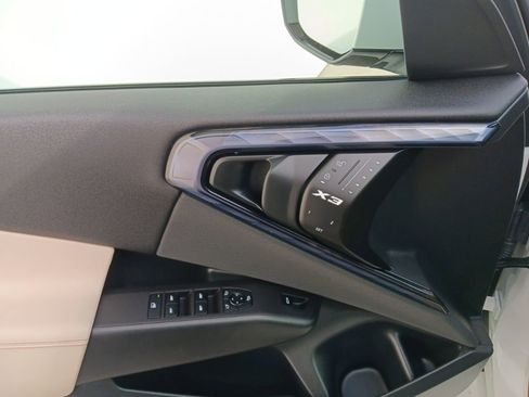 Used 2025 BMW X3 xDrive30i w/ M Sport Package image 13