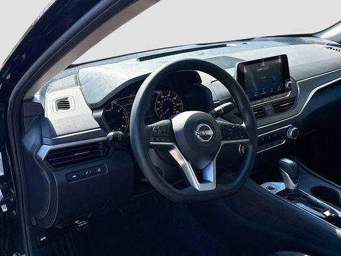 Certified 2025 Nissan Altima 2.5 SV FWD image 31
