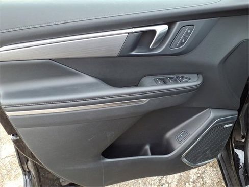 Used 2025 Buick Enclave Preferred image 13