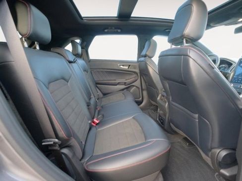 Used 2023 Ford Edge ST-Line w/ Class II Trailer Tow Package image 15