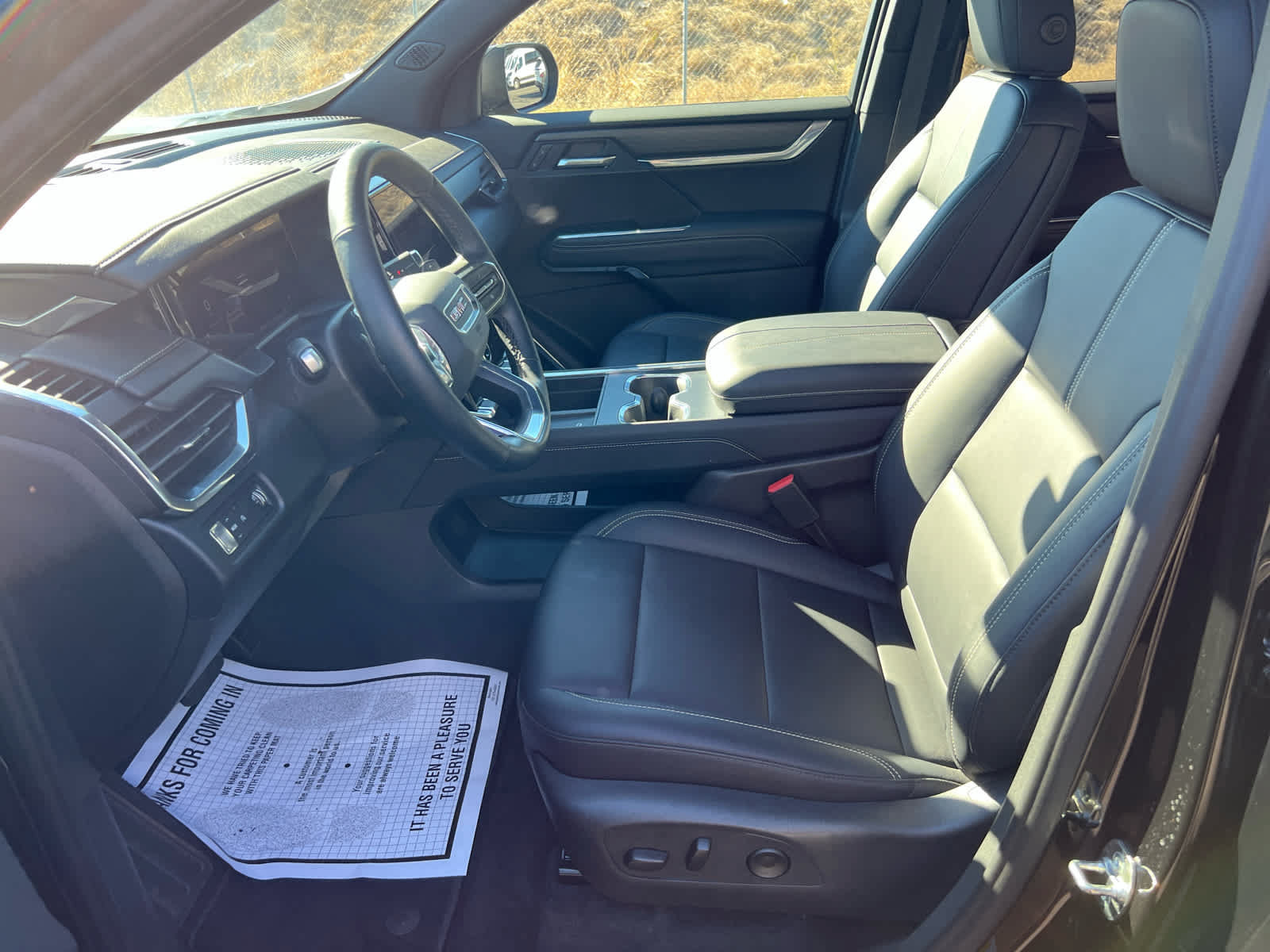 Used 2026 GMC Acadia Elevation w/ Elevation Premium Package FWD image 12