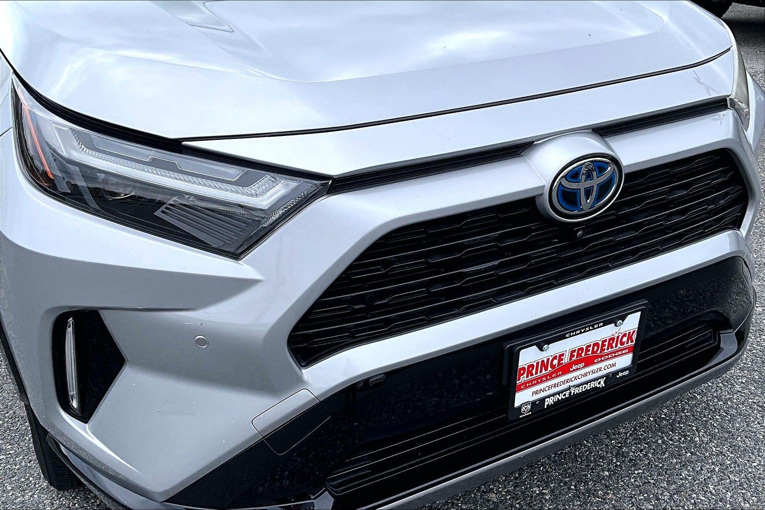Used 2023 Toyota RAV4 XSE AWD/4WD image 26
