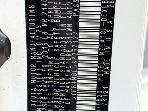 Used 2025 Toyota Corolla LE image 30