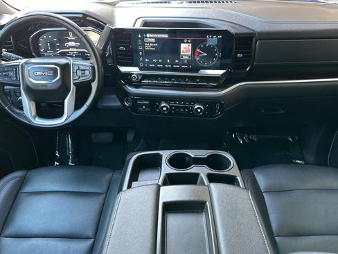 Certified 2025 GMC Sierra 1500 SLT image 16