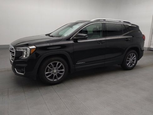 Used 2023 GMC Terrain SLT FWD image 2