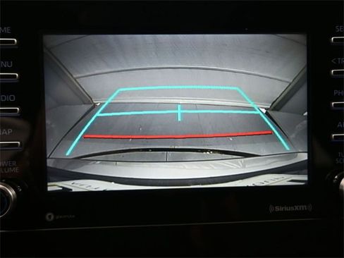 Used 2022 Toyota Camry SE image 6