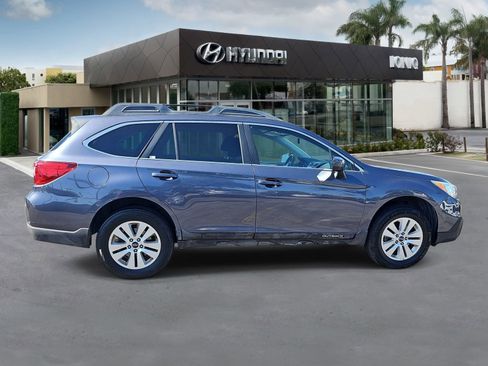 Used 2016 Subaru Outback 2.5i Premium AWD/4WD image 2
