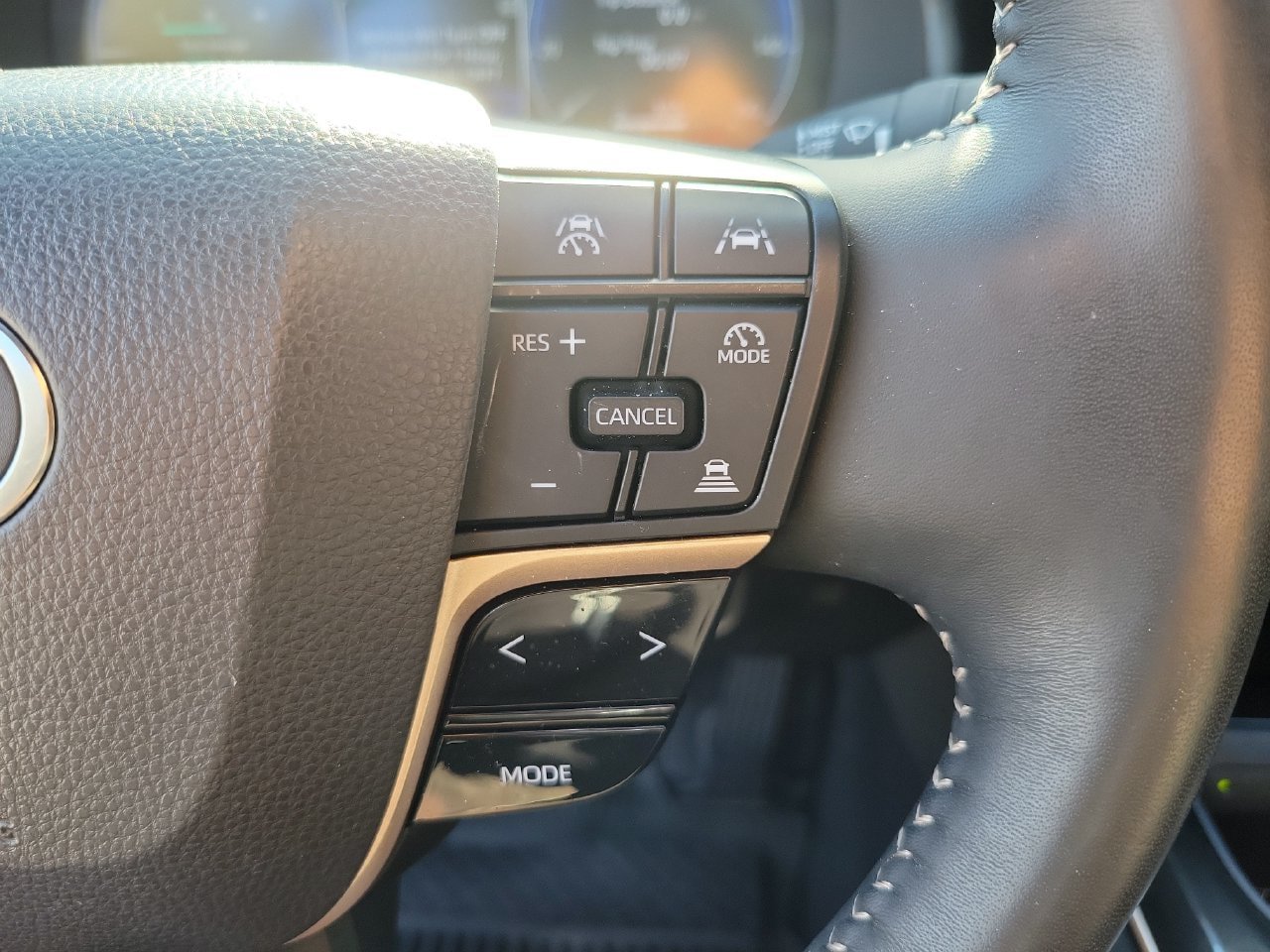 Used 2025 Toyota Crown AWD/4WD image 20