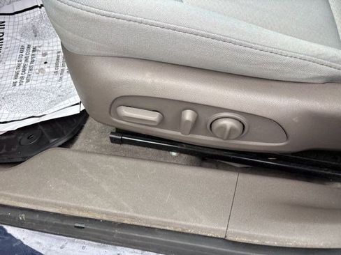 Used 2016 Chevrolet Malibu LT image 12