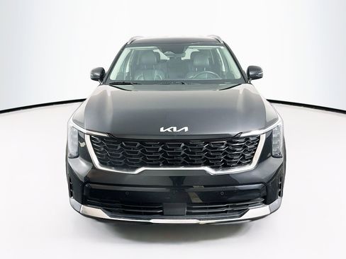 Used 2024 Kia Sorento S image 2