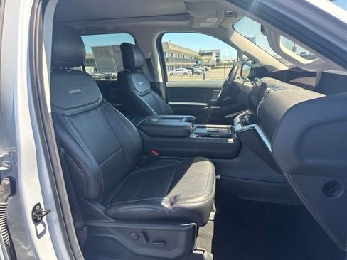 Used 2025 Ford Expedition Platinum AWD/4WD image 21