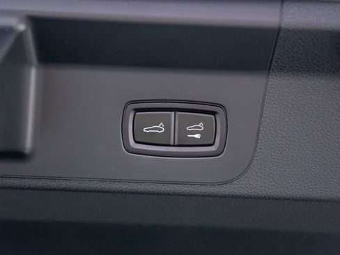 Certified 2018 Porsche Panamera 4S image 31