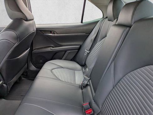 Used 2022 Toyota Camry SE image 17