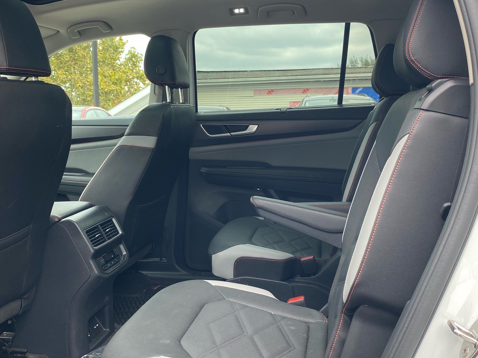 Certified 2026 Volkswagen Atlas Peak Edition AWD/4WD image 16