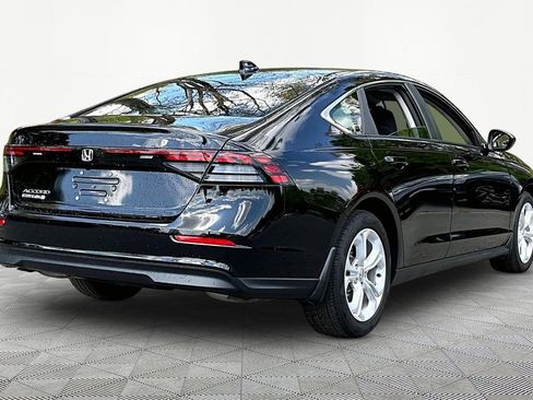 Used 2025 Honda Accord LX image 6