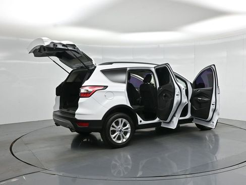 Certified 2018 Ford Escape SE FWD image 6