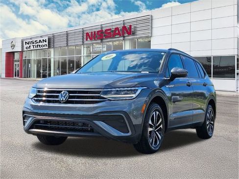Used 2024 Volkswagen Tiguan S image 3
