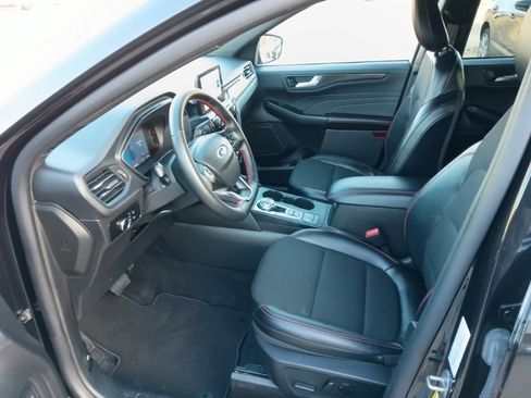 Used 2025 Ford Escape ST-Line image 3