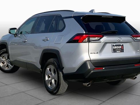 Used 2025 Toyota RAV4 XLE AWD/4WD image 12