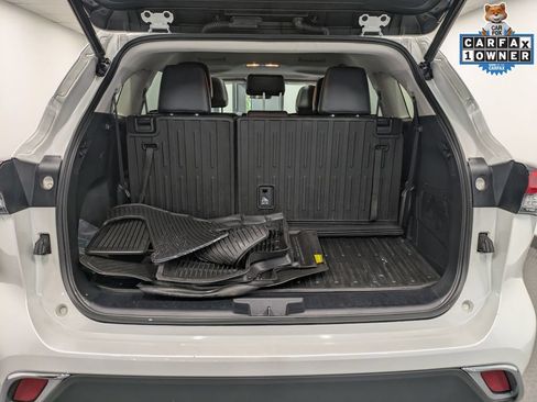 Used 2022 Toyota Highlander XLE AWD/4WD image 26