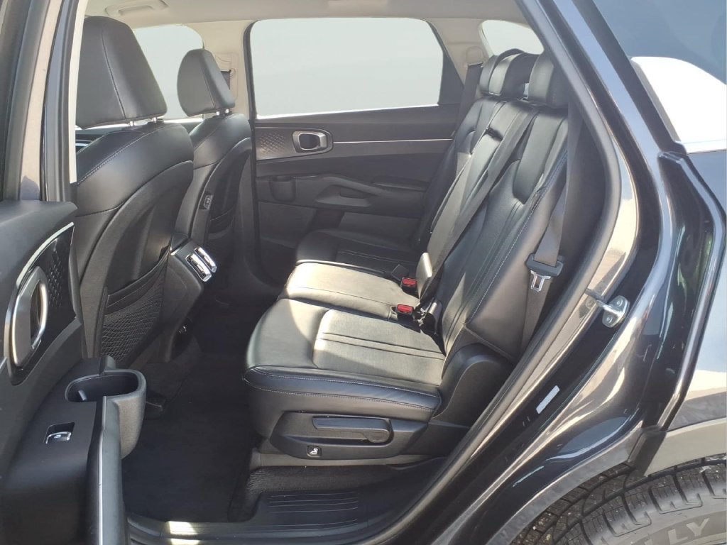 Used 2025 Kia Sorento S FWD image 32