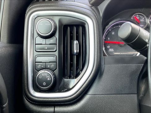 Used 2023 Chevrolet Silverado 2500 LT AWD/4WD image 33
