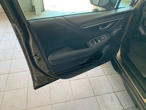 Used 2023 Subaru Outback Limited AWD/4WD image 5