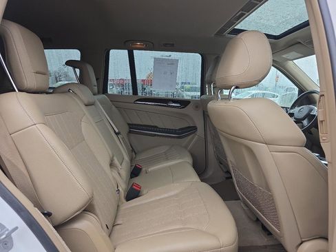 Used 2014 Mercedes-Benz GL 450 4MATIC image 24