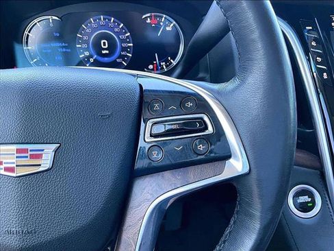 Used 2019 Cadillac Escalade Premium Luxury RWD image 21