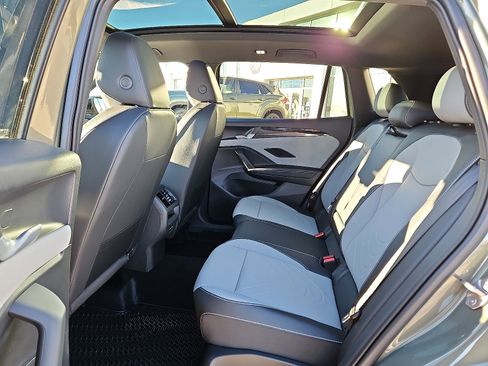 New 2026 Volkswagen Tiguan SE R-Line image 11